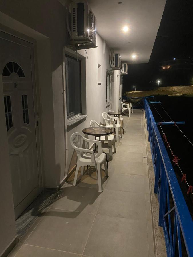הימארה Eleni'S Holiday Rooms מראה חיצוני תמונה