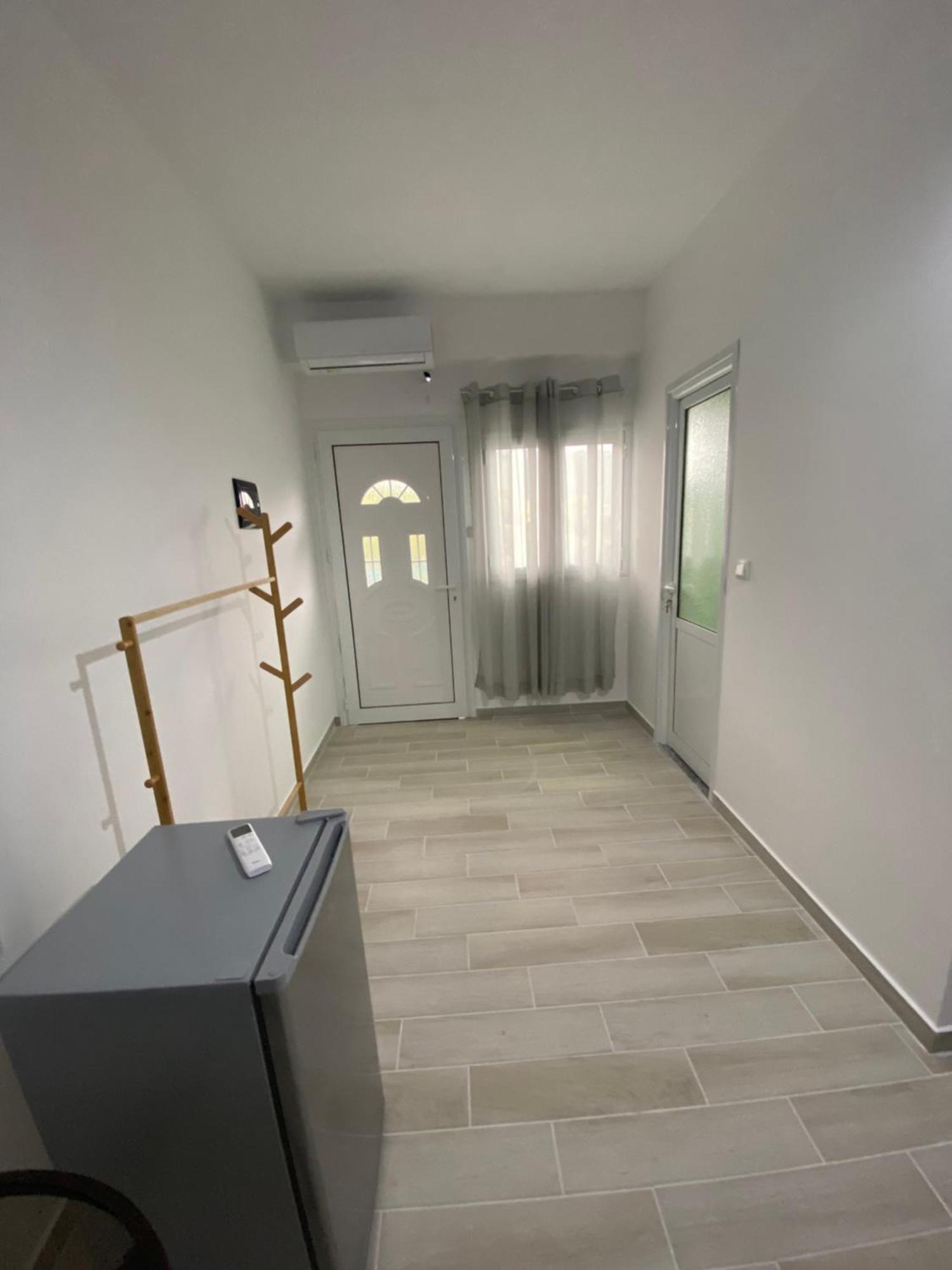 הימארה Eleni'S Holiday Rooms מראה חיצוני תמונה