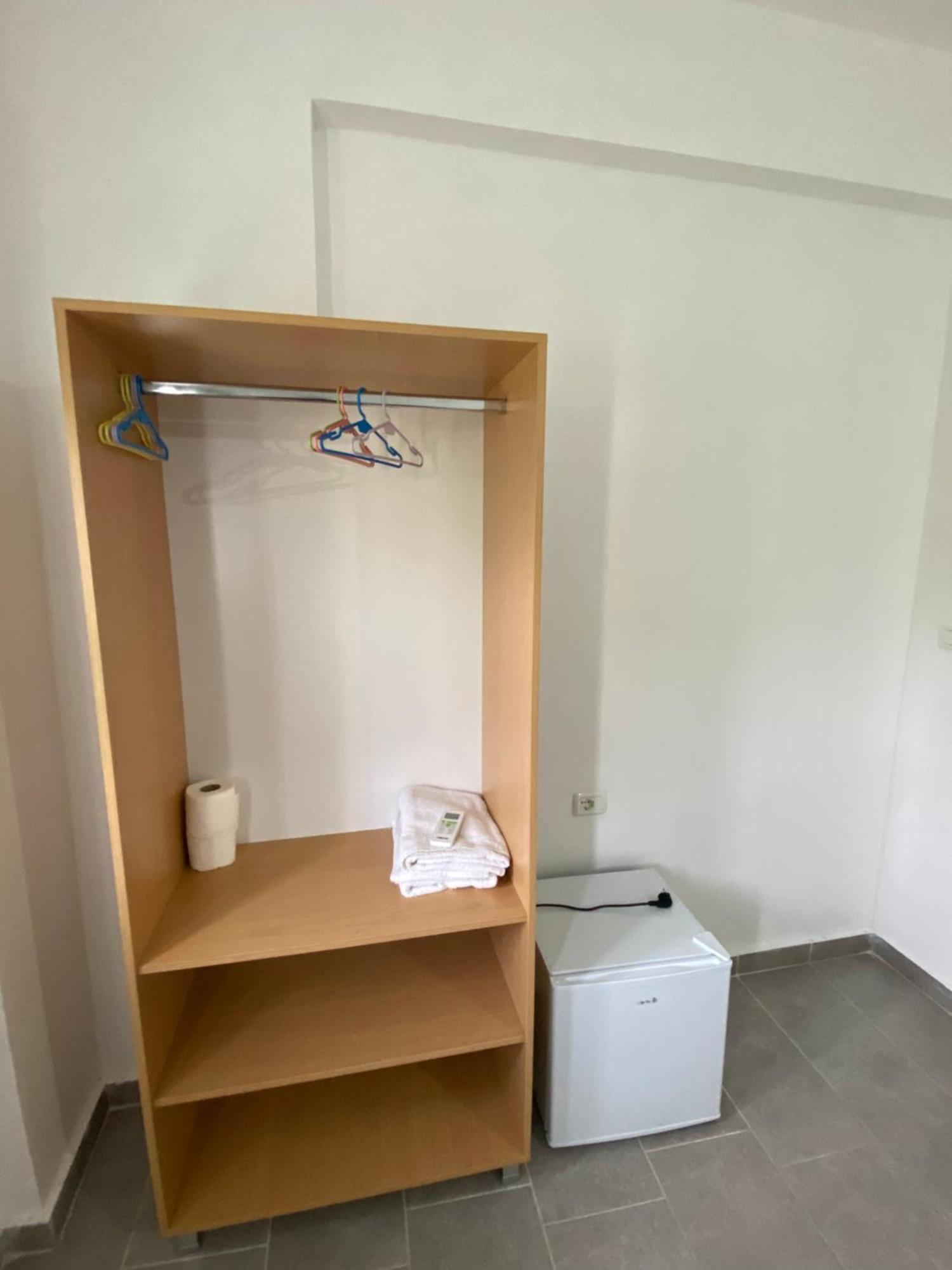 הימארה Eleni'S Holiday Rooms מראה חיצוני תמונה