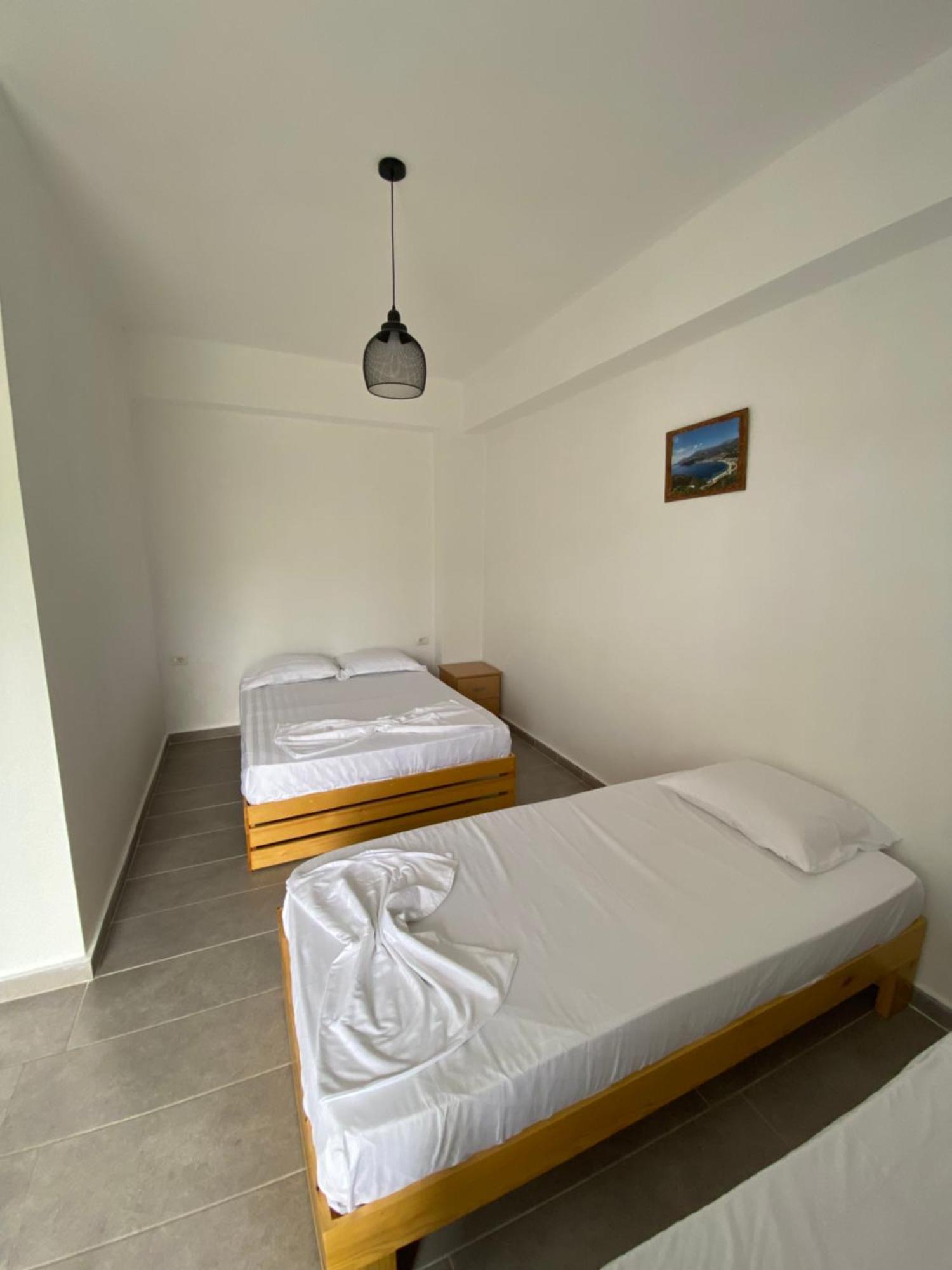 הימארה Eleni'S Holiday Rooms מראה חיצוני תמונה