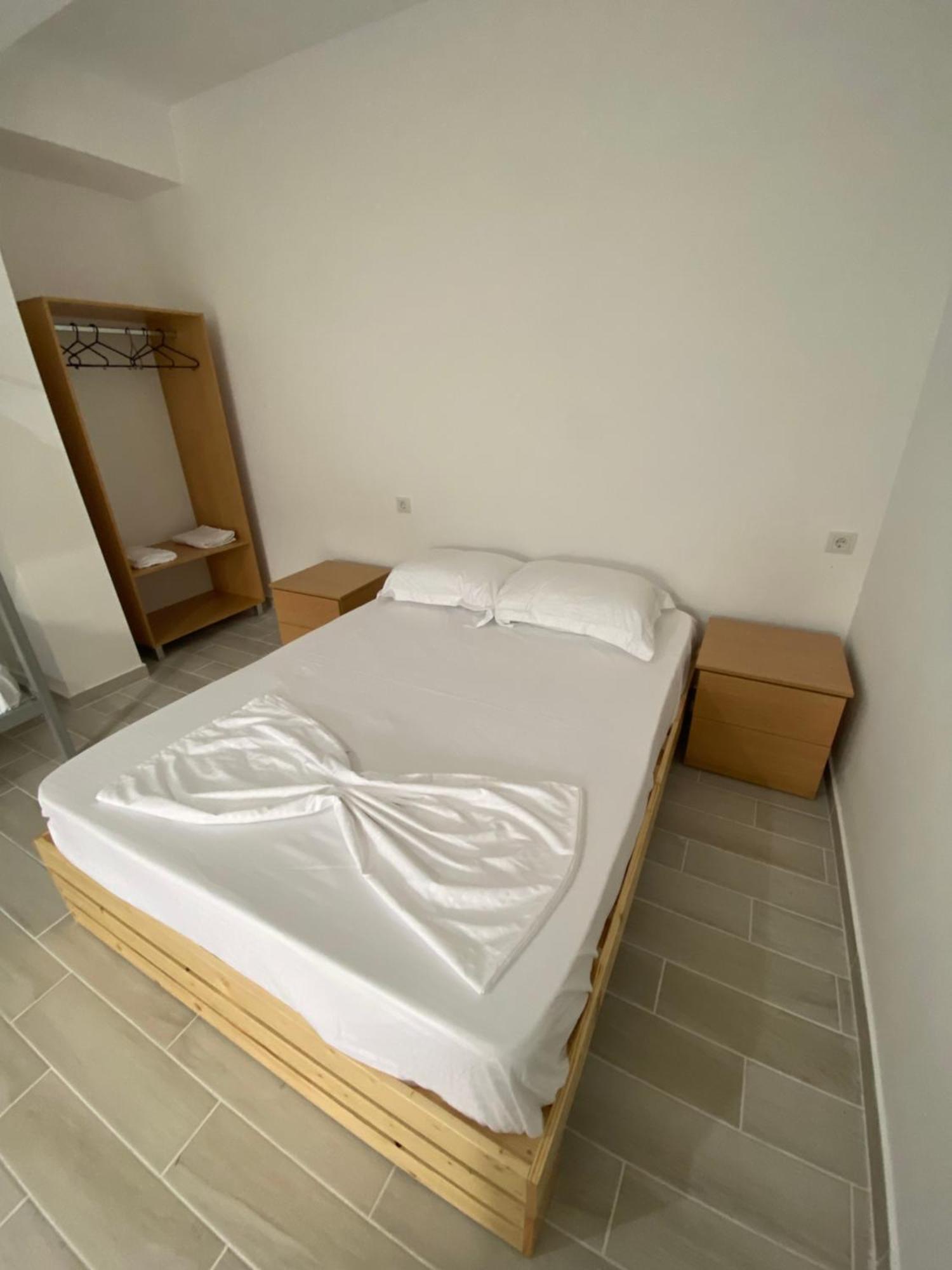הימארה Eleni'S Holiday Rooms מראה חיצוני תמונה