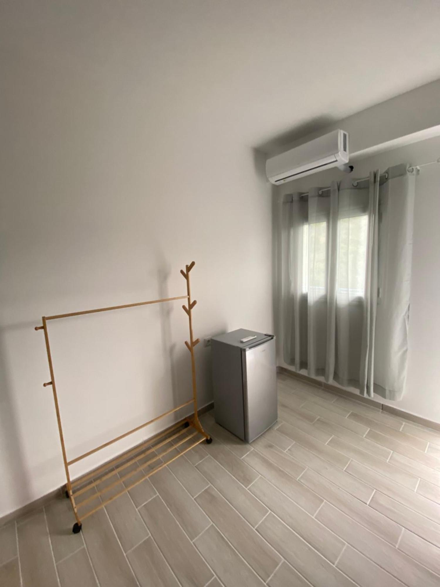 הימארה Eleni'S Holiday Rooms מראה חיצוני תמונה